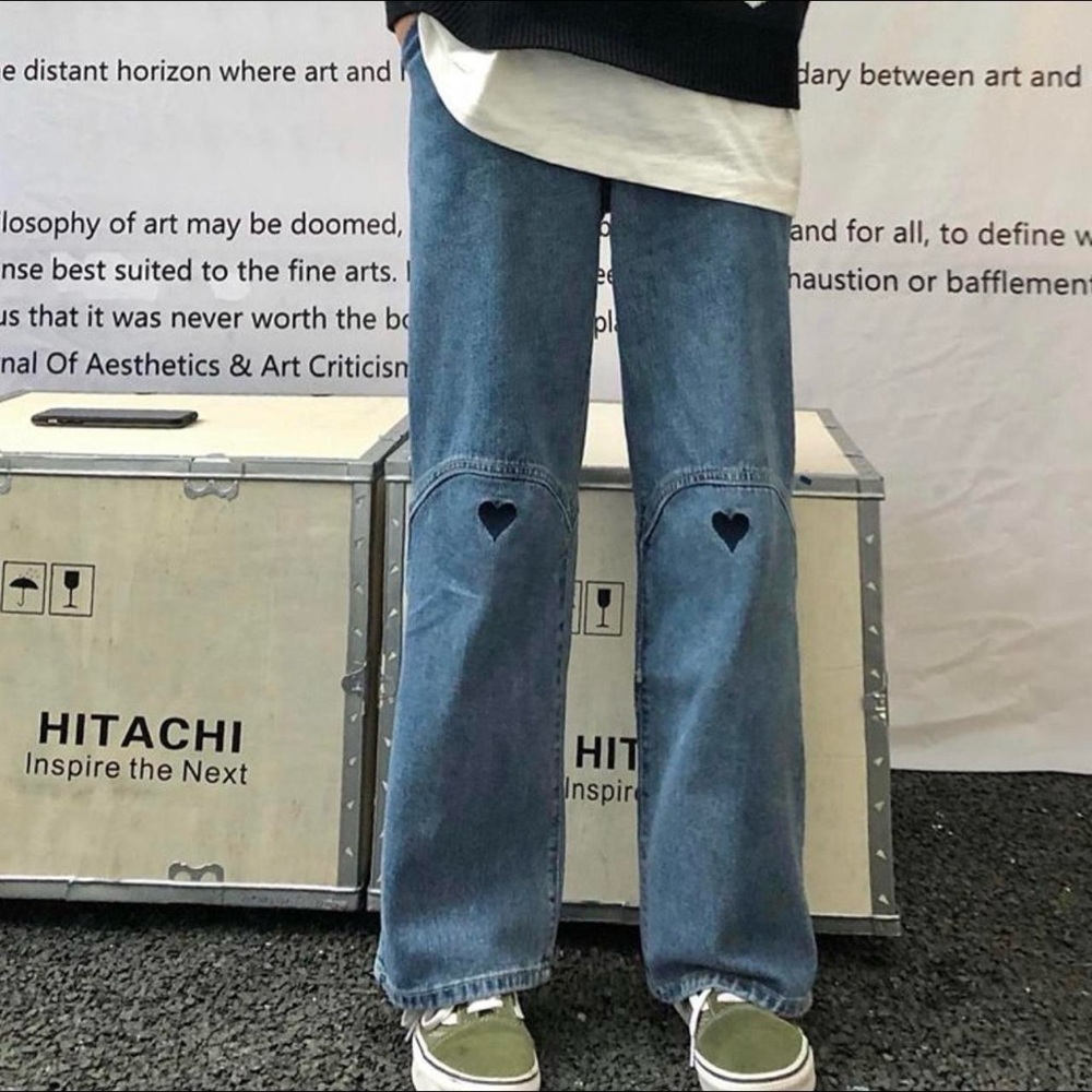 NWT Heart embroidered jeans